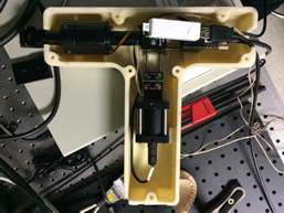 구강스캐너 모듈 – 하우징 시작품 결합 사진