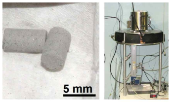 인공월면토(KLS-1) 팰렛 및 cavity perturbation 방법을 이용한 유전특성 측정 장치(Microwave Properties North 제공)