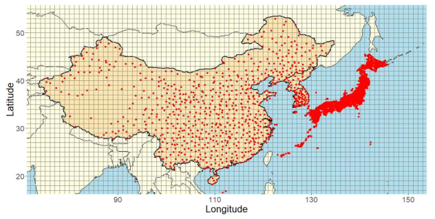 1˚ X 1˚의 한국, 중국, 일본의 1180개 격자점, 빨간색 점(한반도 91개 관측지점, 일본 기상청 1605개 관측지점, 중국 기상청의 726개 관측지점)