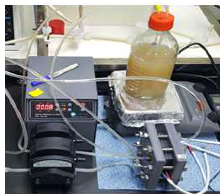 막-전극 접합체를 장착한 미생물연료전지 단위셀 테스트 장치