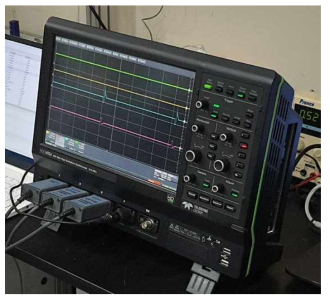 슈퍼커패시터 모니터링을 위한 오실로스코프