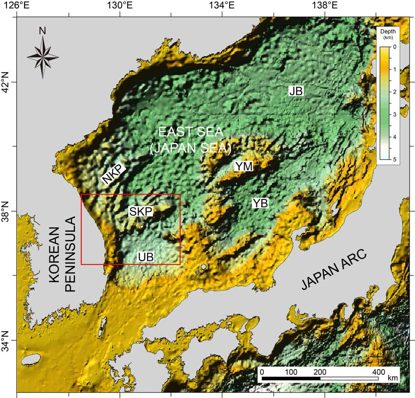 Physiography of the continental margin of the Korean Peninsula in the East Sea (Japan Sea). JB, UB and YB = Japan, Ulleung, and Yamato Basins, respectively. NKP, SKP, and YM (= North Korea Plateau, South Korea Plateau, and Yamato Bank, respectively) are fragmented continental crust. The red rectangle indicates the study area covering the SKP with detailed bathymetry shown in 그림 2-2