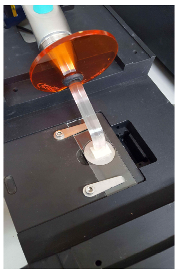 Linometer로 polymerization shrinkage strain측정