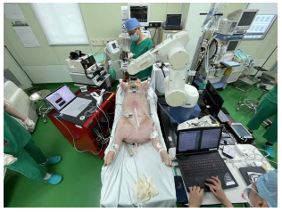 생체 신호 획득을 위한 로봇 심폐 소생술 실험 사진