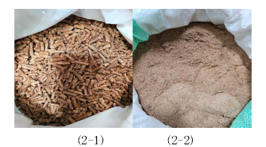 활성탄 제작에 선정된 목재계열 바이오 매스 시료들 (1급 우드펠렛(좌), 참나무 톱밥(우))