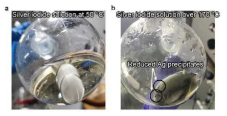 Silver iodide 용액의 (a) 50 ℃, (b) > 170 ℃ 반응 온도에서의 이미지
