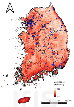 국내 소나무허리노린재 발생위험도 평가 결과 파란색 점은 수집한 국내 소나무허리노린재 출현 지점을 의미(481개 지점)